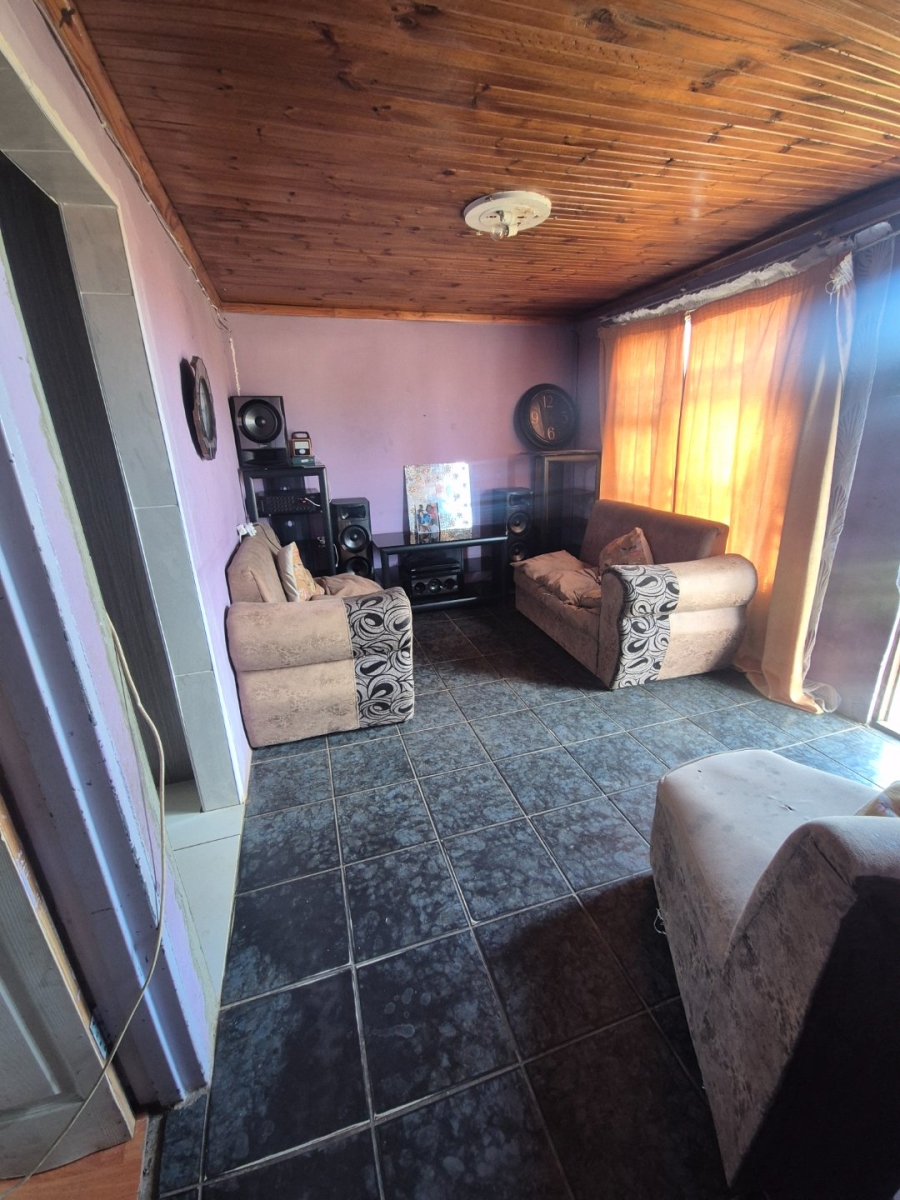 2 Bedroom Property for Sale in Kwa Nobuhle Eastern Cape